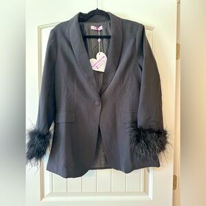 Elegant Black Feather-Trimmed Women's Blazer from Buddy love never worn
